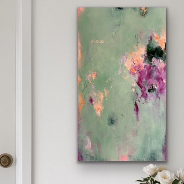 Sandra Obel, abstrakte Malerei. „Enough“. Abstraktes Kunstwerk in sanften Grün-, Rosé- und Pinktönen mit ausdrucksstarken Farbakzenten, das innere Stärke, Selbstvertrauen und Klarheit vermittelt.